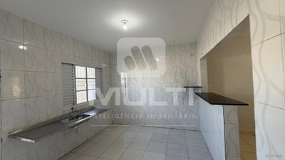 Casa, 3 quartos, 66 m² - Foto 2