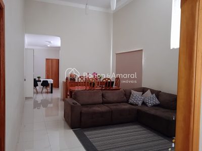 Casa, 3 quartos, 237 m² - Foto 1