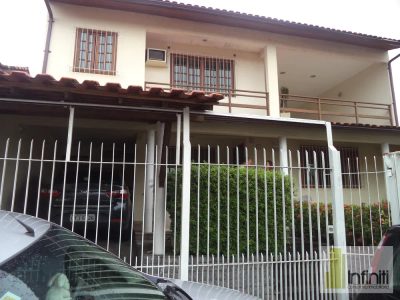 Casa, 3 quartos, 275 m² - Foto 1