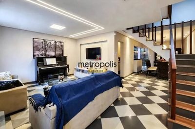 Sobrado, 3 quartos, 245 m² - Foto 1