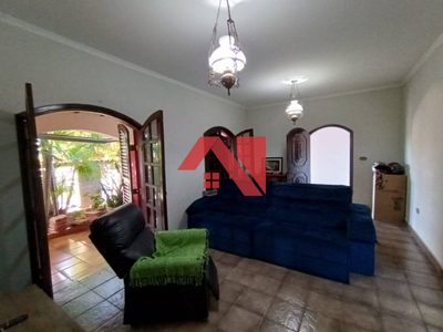 Casa, 3 quartos, 200 m² - Foto 1