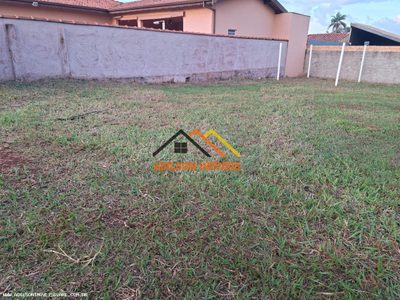 Loteamento e Condomínio, 595 m² - Foto 1