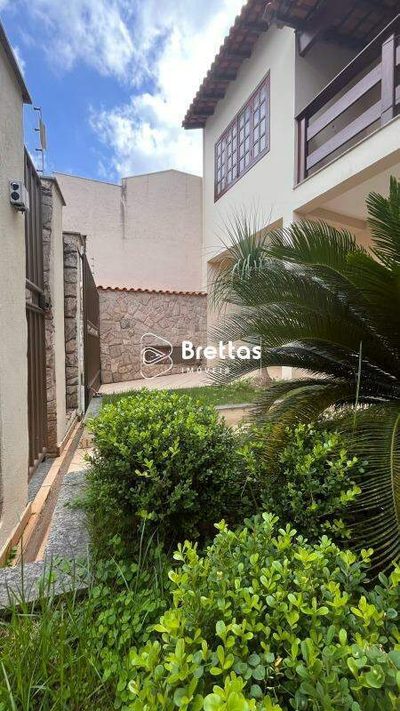 Casa, 5 quartos, 300 m² - Foto 1