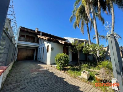 Casa, 4 quartos, 330 m² - Foto 1