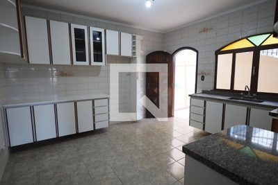 Casa, 3 quartos, 284 m² - Foto 4
