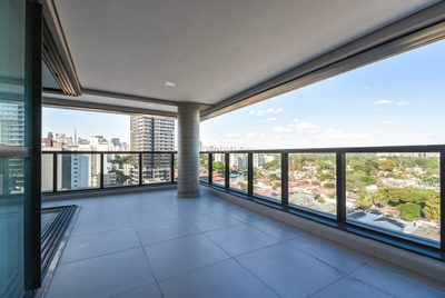 Apartamento, 3 quartos, 145 m² - Foto 1