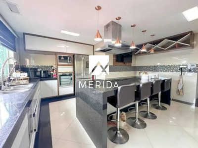 Sobrado, 3 quartos, 350 m² - Foto 1