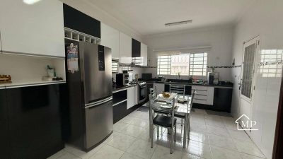 Casa, 3 quartos, 218 m² - Foto 2