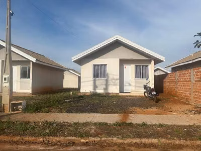 Casa, 2 quartos, 200 m² - Foto 1