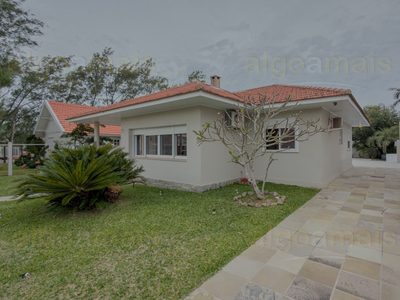 Casa, 4 quartos, 250 m² - Foto 1