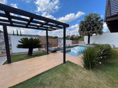 Casa, 4 quartos, 330 m² - Foto 1