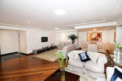 Apartamento, 3 quartos, 242 m² - Foto 2