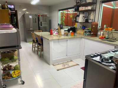 Sobrado, 3 quartos, 217 m² - Foto 1