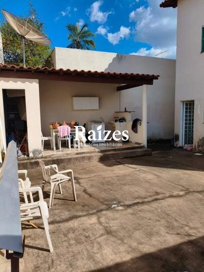 Casa, 4 quartos, 220 m² - Foto 2