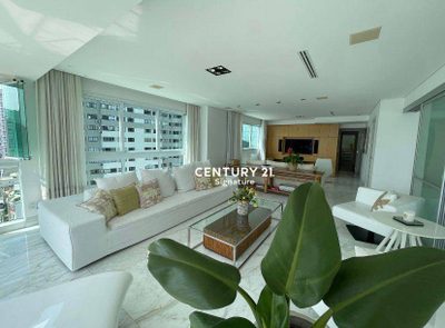 Apartamento, 3 quartos, 198 m² - Foto 2