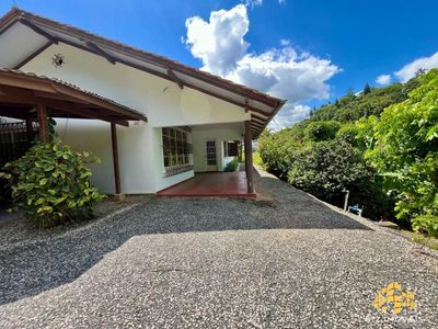 Casa, 7 quartos, 240 m² - Foto 1