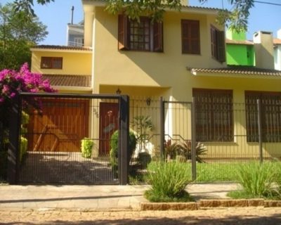 Casa, 4 quartos, 245 m² - Foto 1