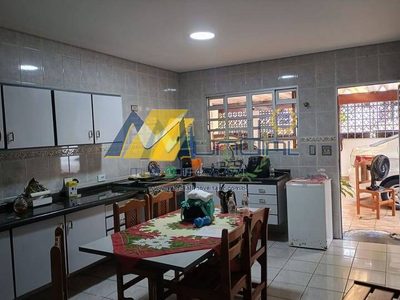 Casa, 2 quartos, 228 m² - Foto 4