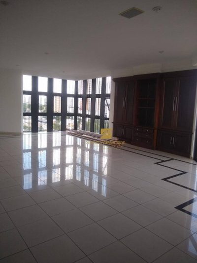 Apartamento, 3 quartos, 261 m² - Foto 1