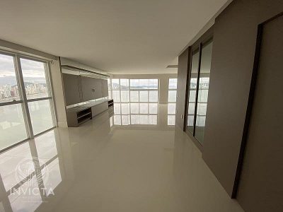 Apartamento, 4 quartos, 237 m² - Foto 1