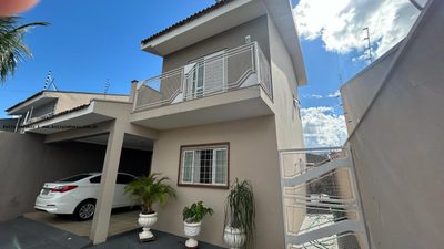 Casa, 3 quartos, 225 m² - Foto 1