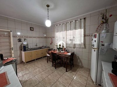 Casa, 3 quartos, 215 m² - Foto 2