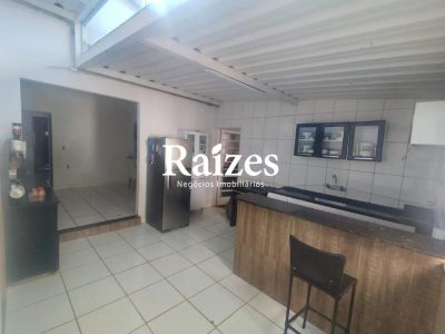 Casa, 4 quartos, 243 m² - Foto 2