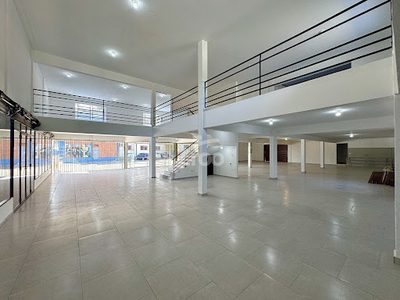 Depósito-Galpão, 738 m² - Foto 1