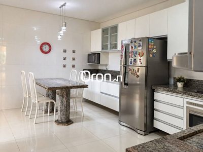 Sobrado, 4 quartos, 270 m² - Foto 2