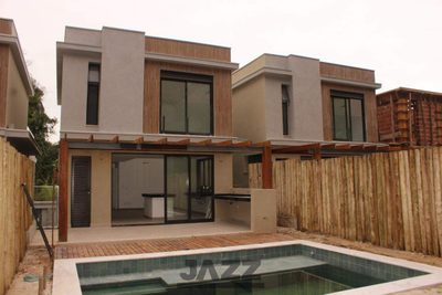 Casa, 4 quartos, 220 m² - Foto 1