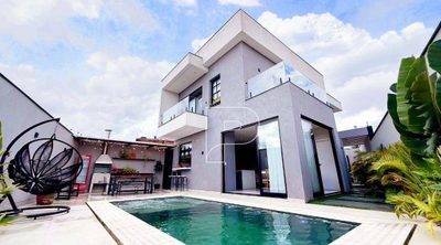 Casa, 3 quartos, 245 m² - Foto 1