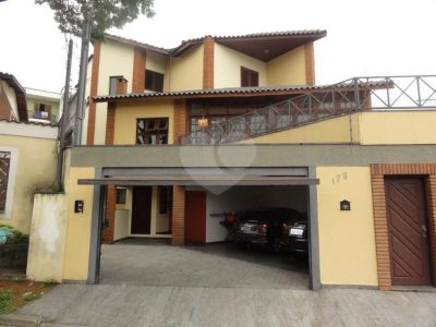 Sobrado, 3 quartos, 228 m² - Foto 1