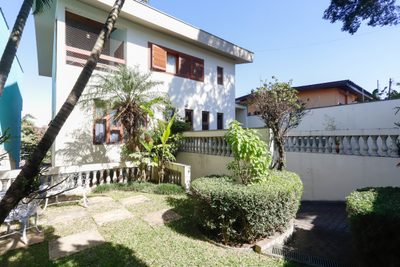 Sobrado, 3 quartos, 304 m² - Foto 1