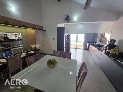 Casa, 3 quartos, 270 m² - Foto 4