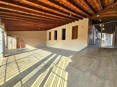 Casa, 3 quartos, 256 m² - Foto 1