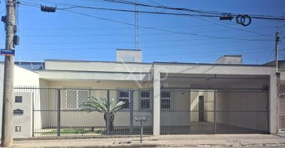 Casa, 3 quartos, 210 m² - Foto 1