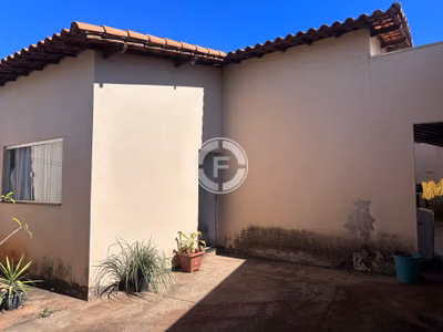 Casa, 2 quartos, 160 m² - Foto 1