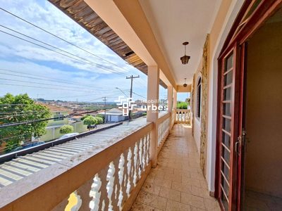 Casa, 4 quartos, 124 m² - Foto 1