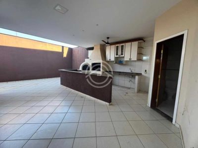 Casa, 3 quartos, 247 m² - Foto 2