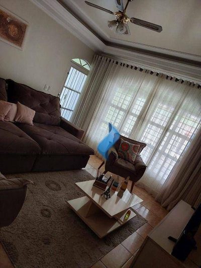 Casa, 3 quartos, 225 m² - Foto 1