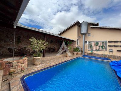 Casa, 4 quartos, 200 m² - Foto 1