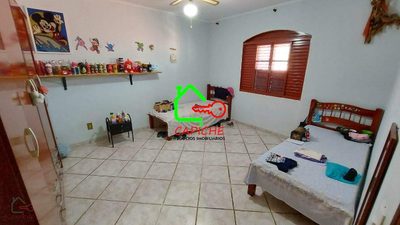 Casa, 4 quartos, 236 m² - Foto 1