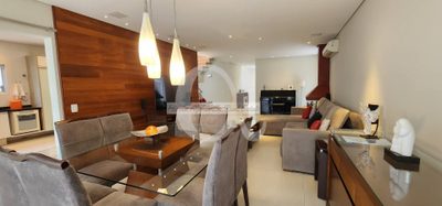 Casa, 4 quartos, 270 m² - Foto 1