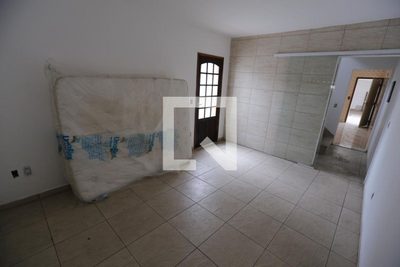 Casa, 3 quartos, 220 m² - Foto 2