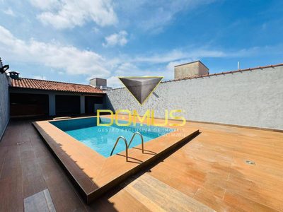 Casa, 3 quartos, 215 m² - Foto 1