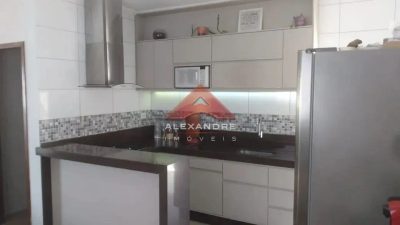 Casa, 3 quartos, 81 m² - Foto 1