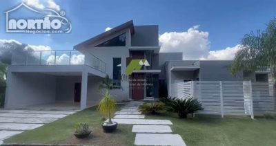 Casa, 5 quartos, 313 m² - Foto 1