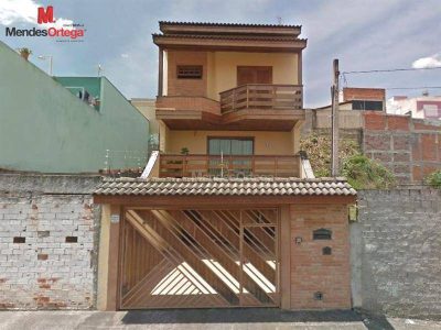 Casa, 3 quartos, 245 m² - Foto 1