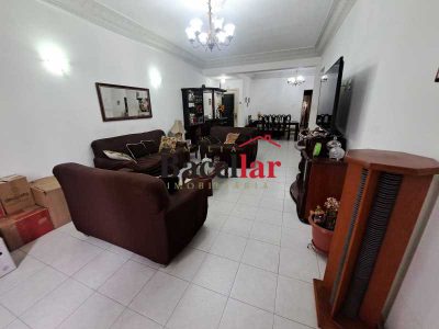 Apartamento, 3 quartos, 130 m² - Foto 2