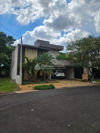 Sobrado, 3 quartos, 240 m² - Foto 1